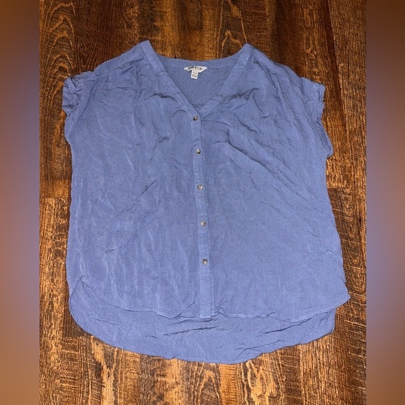 Orvis Women's Short Sleeve Button Front Blouse Blue Size S - Picture 2 of 4